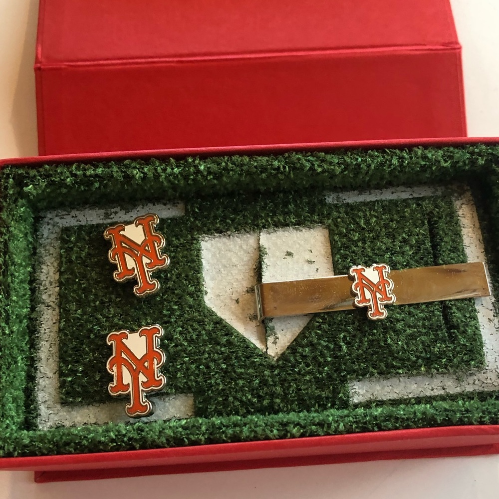 NWT New York Mets Tie Clip and Cuff Links
